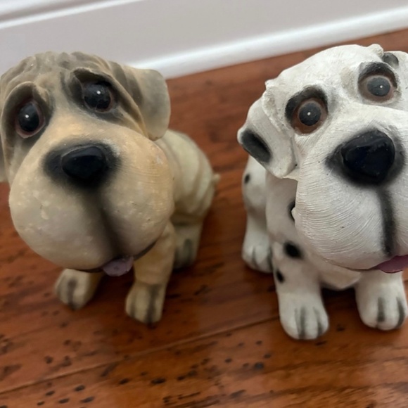 Pair of dog figurines - Picture 1 of 1